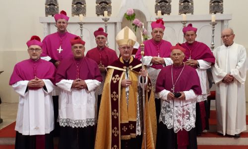 Gospićko-senjska biskupija - U SENJU USTOLIČENI NOVI KANONICI I ODRŽANA SJEDNICA SENJSKOGA KAPTOLA