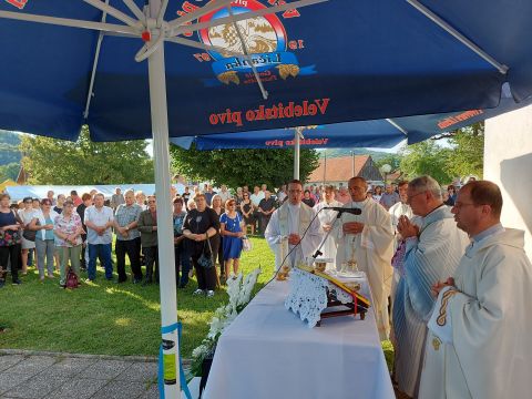 Gospićko-senjska biskupija - PROSLAVA UZNESENJA BDM U ŽUPI KLANAC