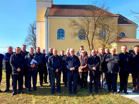 Gospićko-senjska biskupija - Lički Osik: Održan prvi turnus duhovnih vježbi za svećenike Gospićko-senjske biskupije