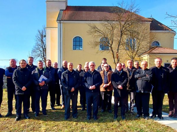 Lički Osik: Održan prvi turnus duhovnih vježbi za svećenike Gospićko-senjske biskupije