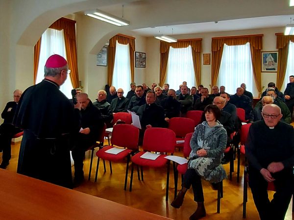 U Gospiću održan korizmeni susret svećenika