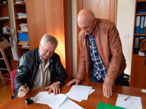 Gospićko-senjska biskupija - Potpisan ugovor o gradnji crkve u Srbu