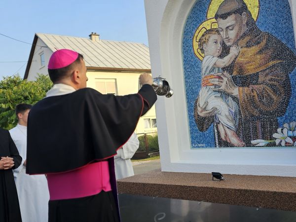 Blagoslov novog oltara i mozaika svetog Ante