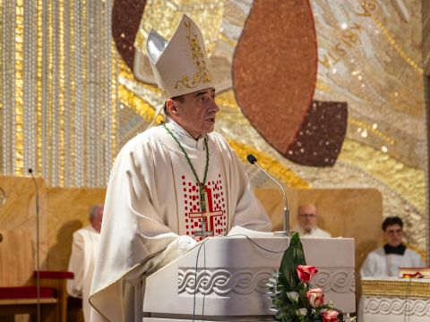 Gospićko-senjska biskupija - Biskup Medo predvodio misno slavlje župne svetkovine obraćenja svetoga Pavla