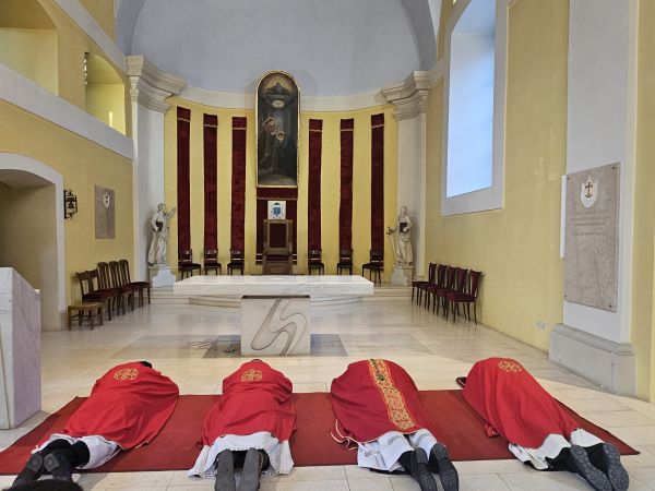 Obredi Velikog petka u Gospiću: križ kao znak patnje ali i nade