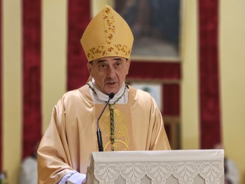 Gospićko-senjska biskupija - U katedrali Navještenja Blažene Djevice Marije u Gospiću večeras je svečano proslavljeno Vazmeno bdijenje – središnje liturgijsko slavlje uoči Uskrsa