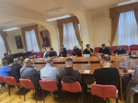 Gospićko-senjska biskupija - Održana prva sjednica Povjerenstva za organizaciju Dana hrvatskih mučenika 2026.