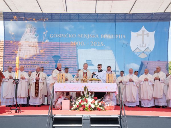 Svečano proslavljena 25. obljetnica osnivanja Gospićko-senjske biskupije