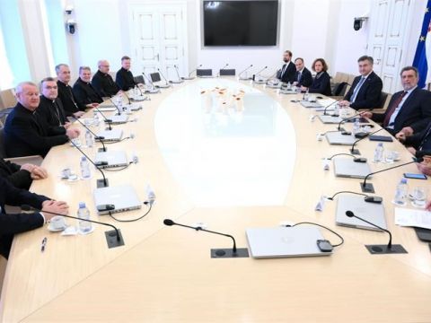 Gospićko-senjska biskupija - Održan redoviti polugodišnji sastanak Hrvatske biskupske konferencije i Vlade RH