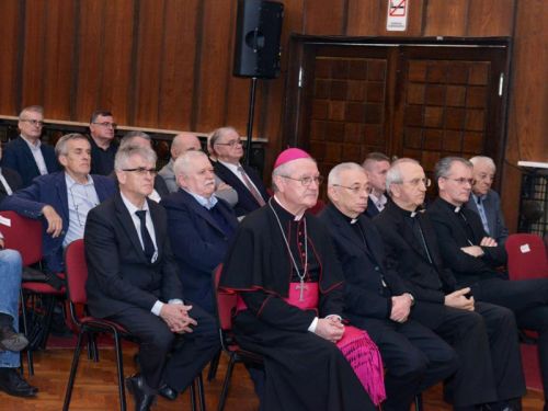 Predstavljen zbornik “Spašavanje povijesti” u čast biskupa Bogovića