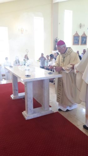 Posveta oltara u crkvi Sv. Ivana Krstitelja u Gračacu