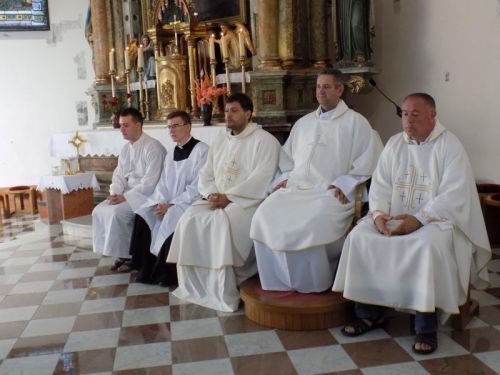 Ljetni susret bogoslova i sjemeništaraca Gospićko-senjske biskupije