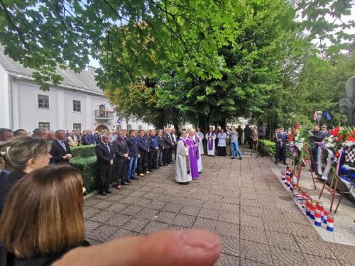Gospić: Biskup Križić predvodio je misno slavlje prigodom 26. obljetnice VRO Medački džep