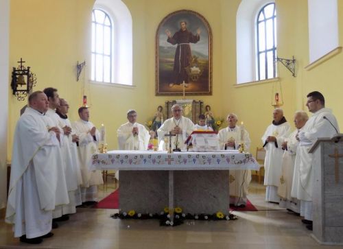 Šibenski biskup Rogić predvodio proslavu sv. Franje u Zavalju