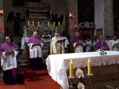 Zadar: Biskup Križić predvodio pjevanu Večernju uoči svetkovine sv. Šime