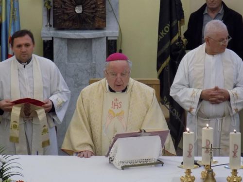 Slunj: biskup Bogović predvodio misu na 28. obljetnicu progonstva Slunjana