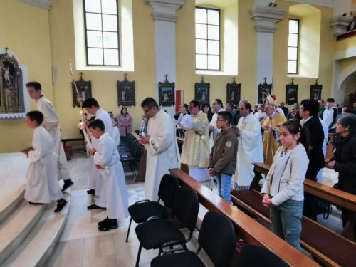 Na Tijelovo biskup Bogović u Gospiću predvodio svetu misu i procesiju