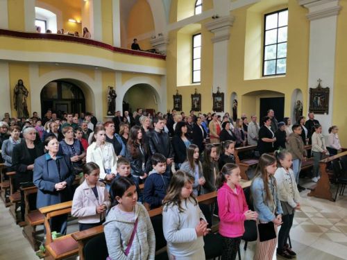 Na Tijelovo biskup Bogović u Gospiću predvodio svetu misu i procesiju
