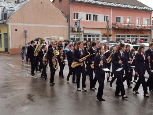 Na Tijelovo biskup Bogović u Gospiću predvodio svetu misu i procesiju