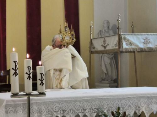 Na Tijelovo biskup Bogović u Gospiću predvodio svetu misu i procesiju