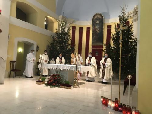 Biskup Križić predvodio misu Polnoćku u Gospiću