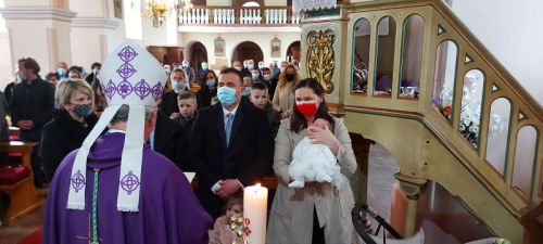 Biskup Križić u Donjem Pazarištu krstio šesto dijete u obitelji Kolačević