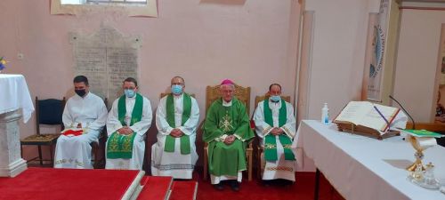 Biskup Križić u Donjem Pazarištu blagoslovio novi župni stan