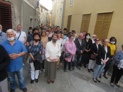Biskup Zdenko Križić predvodio slavlje svetkovine Tijelova u Senju