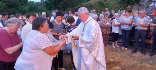 Biskup Zdenko Križić predvodio proštenje Gospi od utjehe u Trošmariji