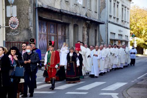 GOSPIĆKO-SENJSKA BISKUPIJA POČELA JE SINODU PASTIRA CRKVE I BOŽJEG NARODA