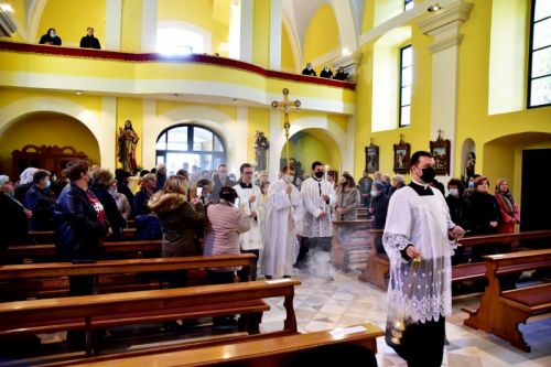 GOSPIĆKO-SENJSKA BISKUPIJA POČELA JE SINODU PASTIRA CRKVE I BOŽJEG NARODA
