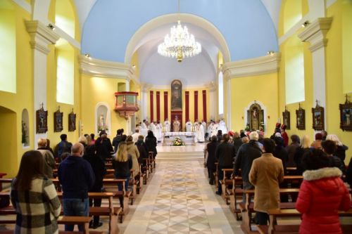 GOSPIĆKO-SENJSKA BISKUPIJA POČELA JE SINODU PASTIRA CRKVE I BOŽJEG NARODA