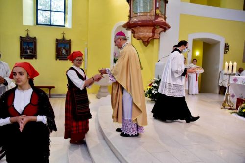 GOSPIĆKO-SENJSKA BISKUPIJA POČELA JE SINODU PASTIRA CRKVE I BOŽJEG NARODA
