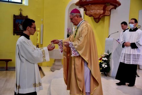 GOSPIĆKO-SENJSKA BISKUPIJA POČELA JE SINODU PASTIRA CRKVE I BOŽJEG NARODA