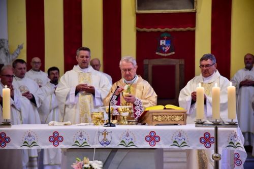 GOSPIĆKO-SENJSKA BISKUPIJA POČELA JE SINODU PASTIRA CRKVE I BOŽJEG NARODA