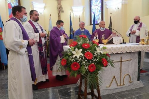 Biskup Križić predvodio misu na 30. obljetnicu pada Slunja i progonstva Slunjana