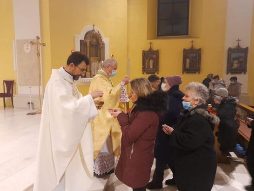 Biskup Križić na Svijećnicu predvodio misno slavlje u gospićkoj Katedrali