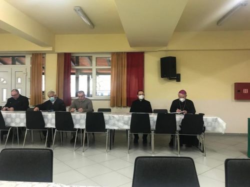 ČETVRTA  SJEDNICA  GOSPIĆKO-SENJSKE BISKUPIJE U PRIPREMI SINODE