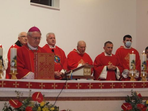 Biskup Križić predvodio Stepinčevo na Bilom brigu u Zadru