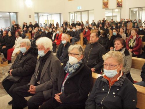 Biskup Križić predvodio Stepinčevo na Bilom brigu u Zadru