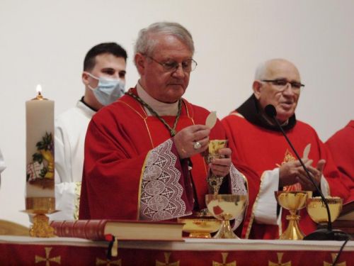Biskup Križić predvodio Stepinčevo na Bilom brigu u Zadru
