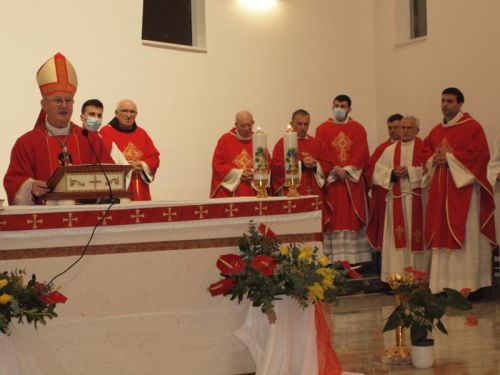 Biskup Križić predvodio Stepinčevo na Bilom brigu u Zadru