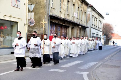 Svečanim misnim slavljem proslavljena svetkovina Blagovijesti u Gospiću