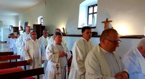 Zahvalno hodočašće svećenika Gospićko-senjske biskupije Gospi Krasnarskoj