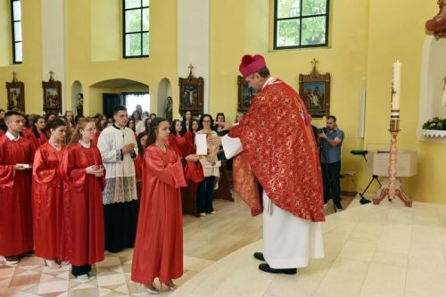 SLAVLJE SAKRAMENTA SV. POTVRDE NA DUHOVE  U GOSPIĆKOJ KATEDRALI