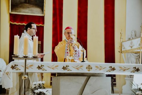Biskup Križić na Tijelovo u Gospiću: “Euharistija nam je darovana kao snaga i lijek na našem životnom putu”