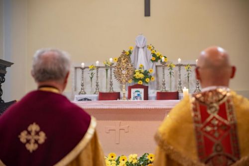 Biskup Zdenko Križić na Tijelovo u Senju: “Molimo da nam Isusovo Tijelo koje blagujemo podari njegove osjećaje za Boga i ljude”