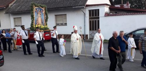     PROSLAVA UOČI VELIKE GOSPE U OŠTARIJAMA