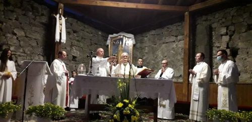     PROSLAVA UOČI VELIKE GOSPE U OŠTARIJAMA