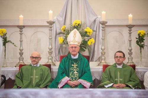 Supružnici Lokmer darovali senjskoj katedrali novi evanđelistar